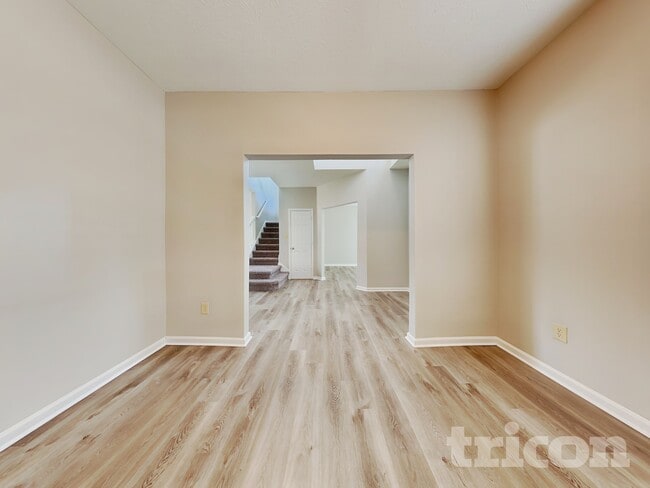 Foto del edificio - 2421 Ross Common Ct