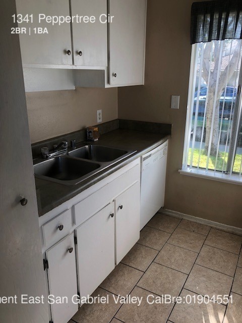 Building Photo - 1341 Peppertree Cir