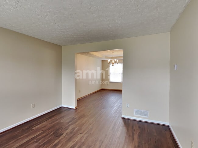 Building Photo - 8438 Lucerne Dr