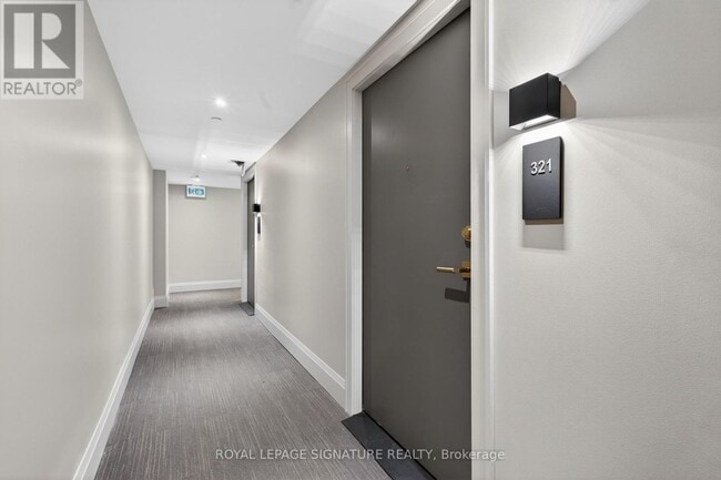 Building Photo - 2 Manderley Dr