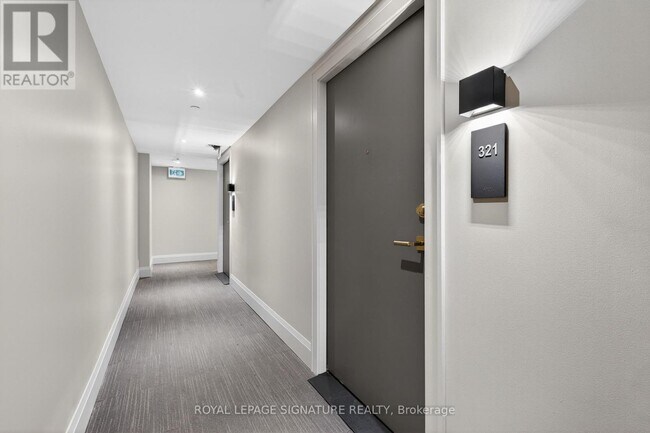 Photo du bâtiment - 2 Manderley Dr