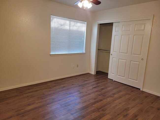 Foto del edificio - NW 4 Bedroom 2.5 Bath Home Available now!