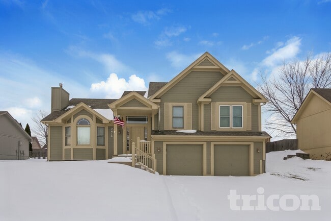 Building Photo - 7616 N Nodaway Ave