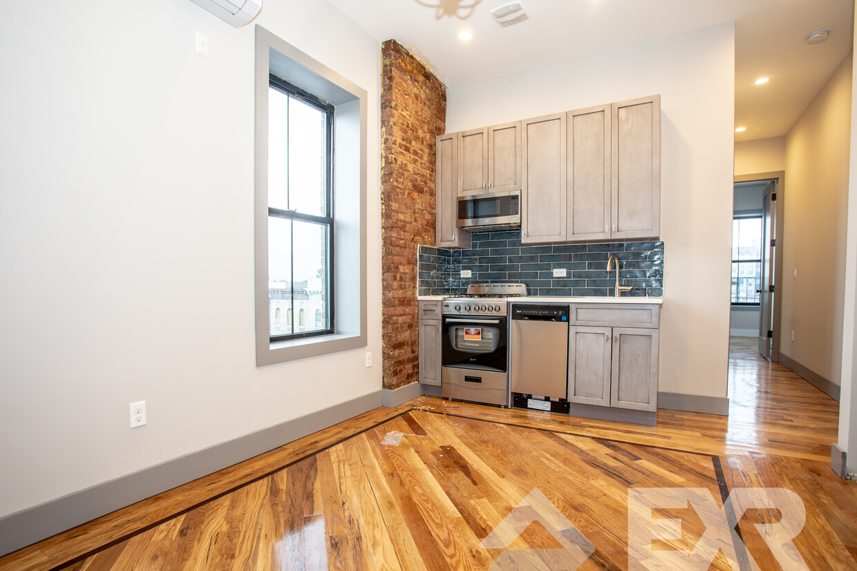 Primary Photo - 1402 Park Pl
