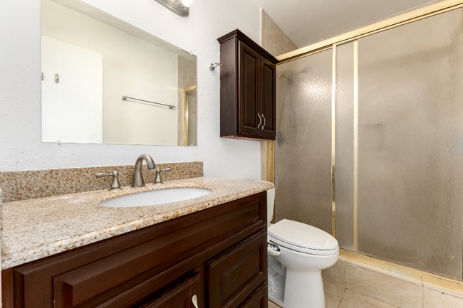 Foto del edificio - 2348 W Laurel Ln