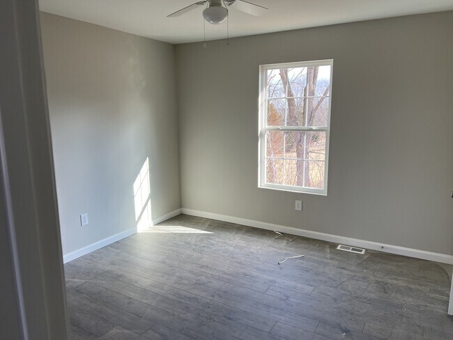 Foto del edificio - 108 Springfield Heights