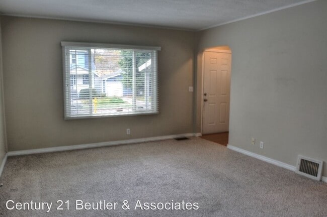 Building Photo - 3 br, 1.5 bath House - 307 E. 17th Ave.