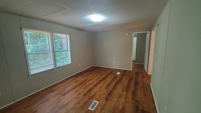 Building Photo - 4221 Holcomb Cir