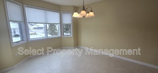 Building Photo - 2515 Sugar Tree Dr