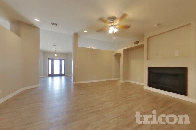 Building Photo - 12626 N 20th St