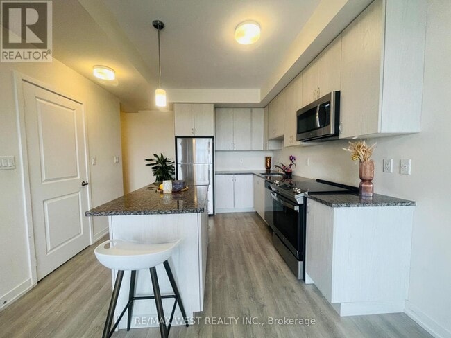 Building Photo - 2550 Castlegate Crossing