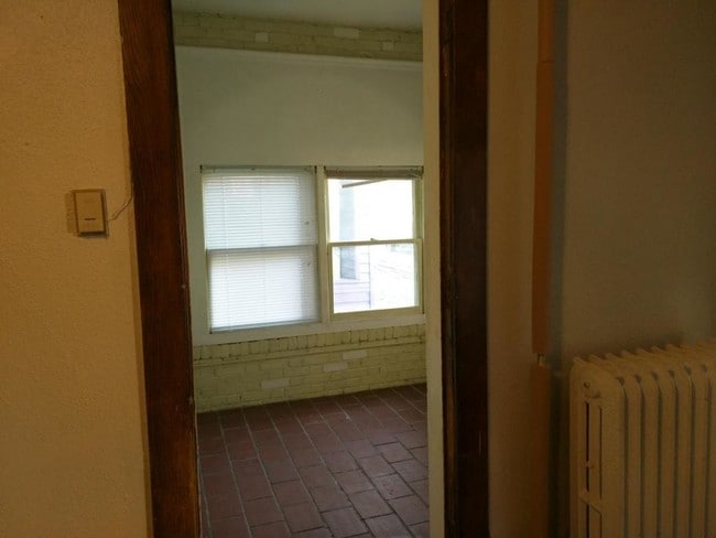 Building Photo - 2735 Aldrich Avenue South, Unit 202