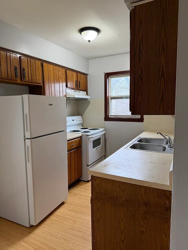 Foto del edificio - 352 S 6th St