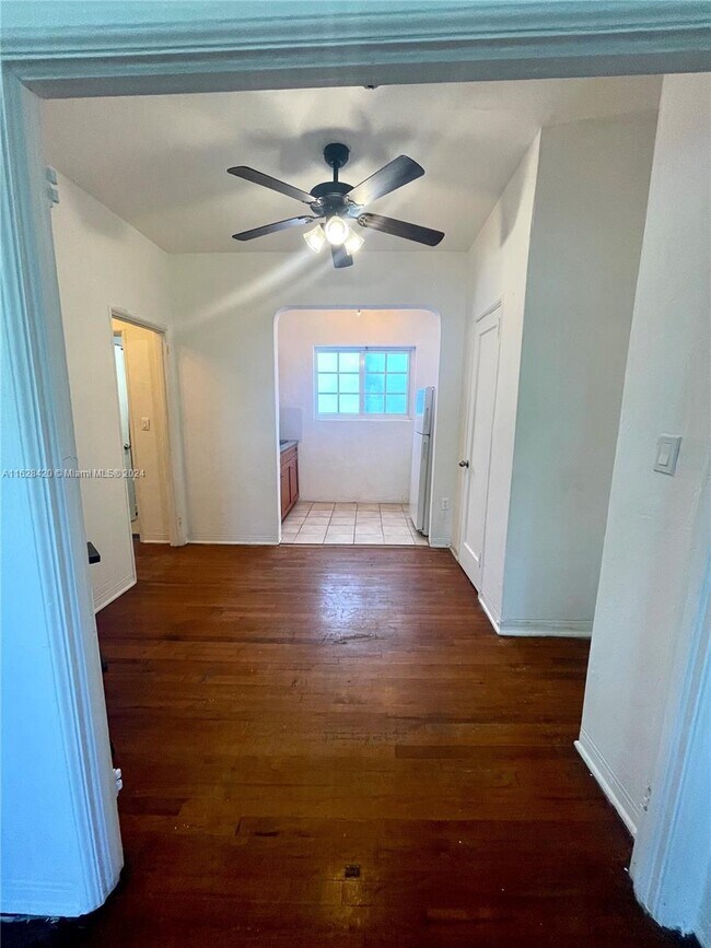 Foto del edificio - 1619 Meridian Ave