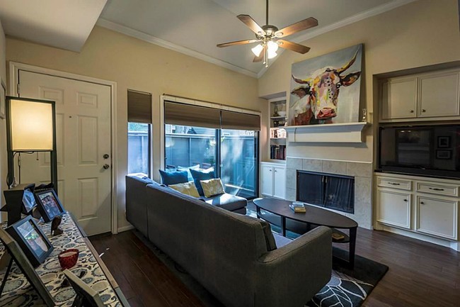 Foto del edificio - 6601 Sands Point Dr