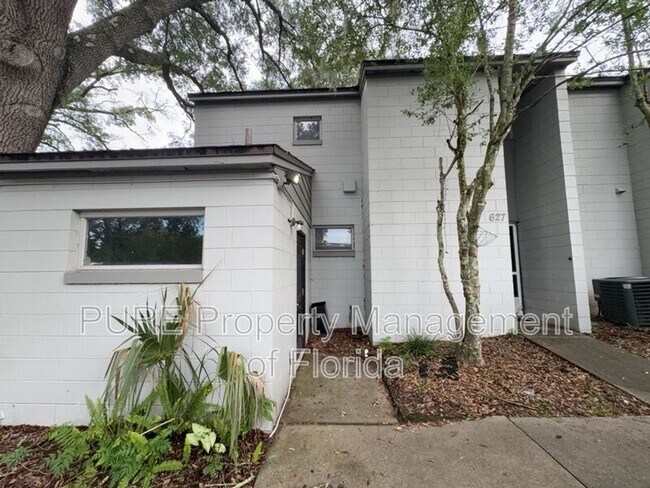 Foto del edificio - 627 NE 28th Ave