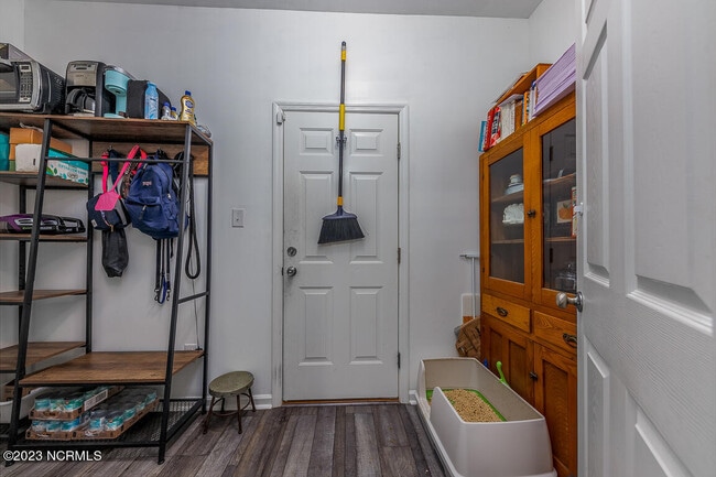 Building Photo - 302 Bandon Dr