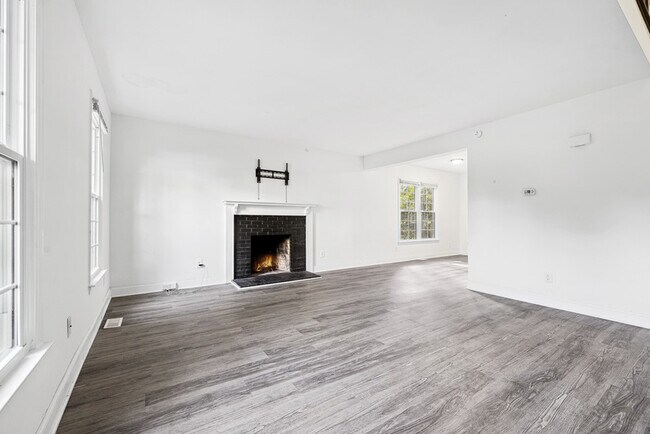 Building Photo - 6101 Highcastle Ct