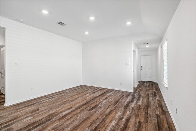 Foto del edificio - 5930 Hampton Vly Dr