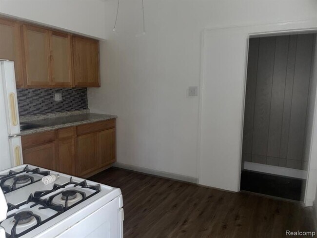 Foto del edificio - 18670 Joann Ave