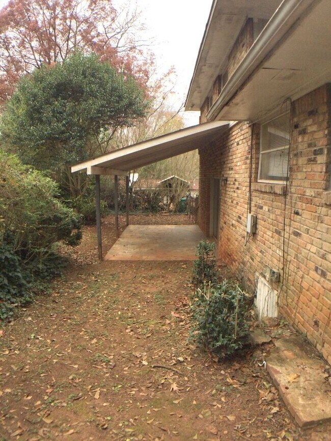 Building Photo - 3128 Columbia Woods Dr