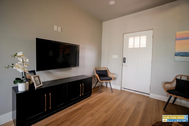 Foto del edificio - 111 W Sunny Isle Dr