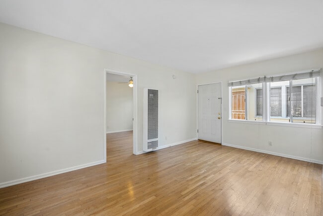 Foto del edificio - 4820 Inglewood Blvd