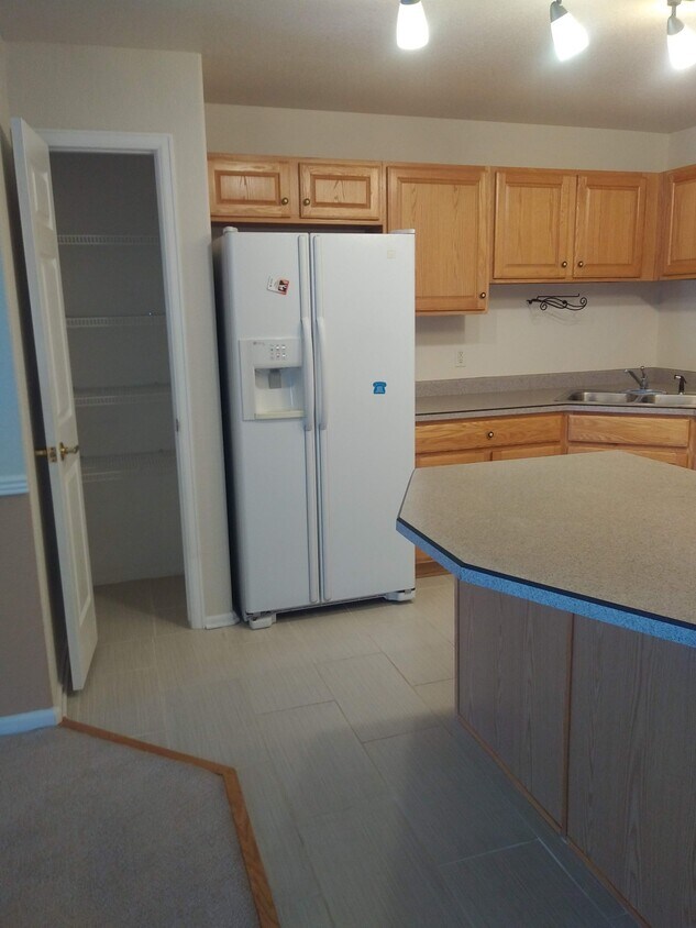 Building Photo - 4222 S Blackhawk Cir
