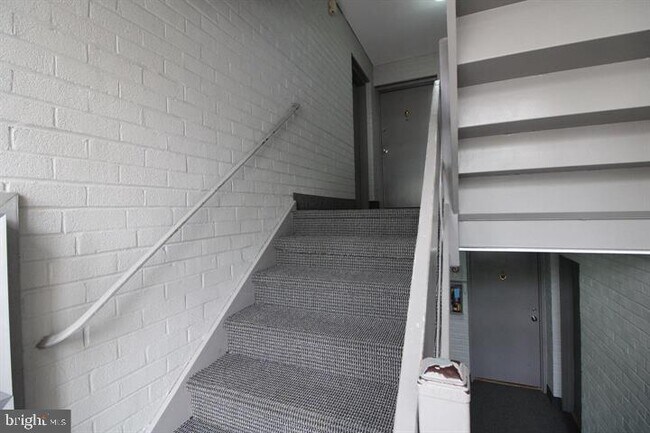 Foto del edificio - 5610 Bloomfield Dr