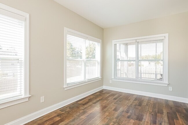 Foto del edificio - Gorgeous 4 Bedroom Home in Hephzibah with Fenced Backyard