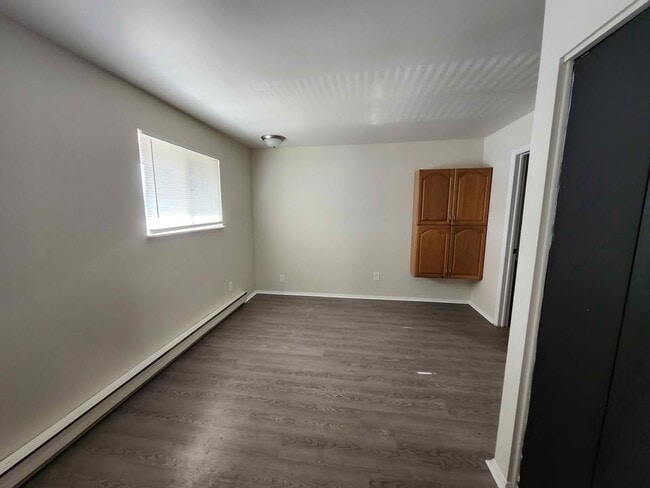 Building Photo - Deer Lick Apartments (Birch Run 27 LLC)