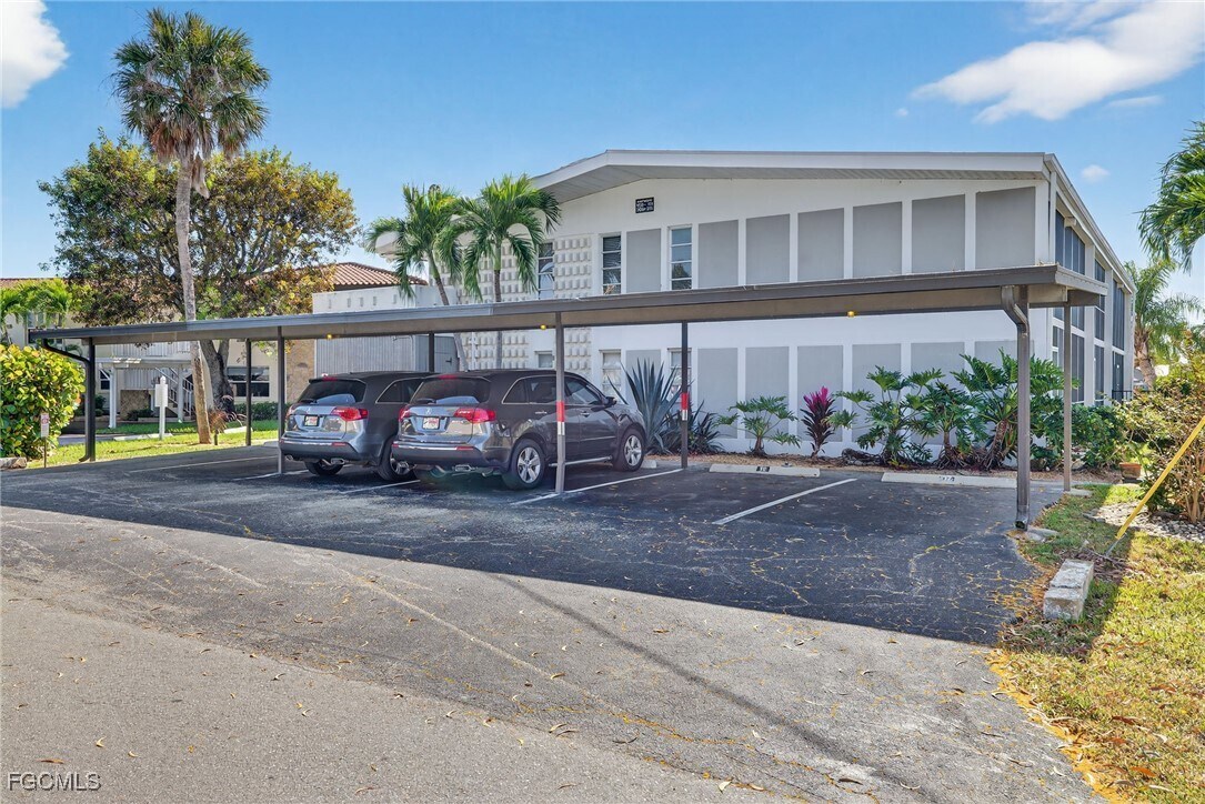 Primary Photo - 330 Tudor Dr