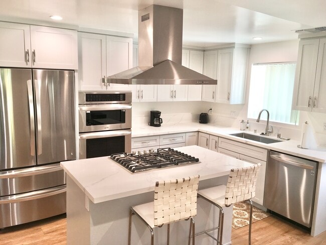 aspecto frontal de la cocina - 2259 Cooley Pl