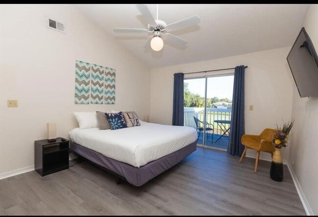 Building Photo - 2492 Sweetwater Club Cir