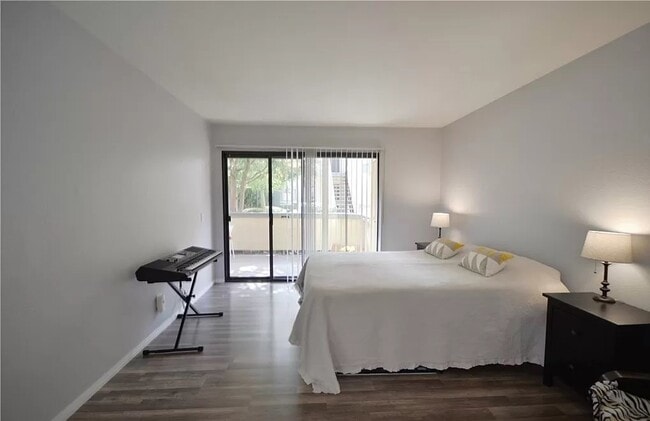 Foto del edificio - High-End Living in a Prime Area