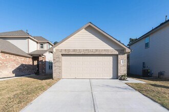 Building Photo - 17430 Linthorne St