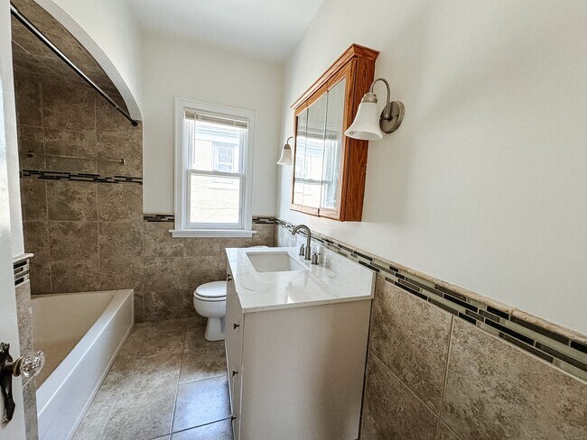 Foto del edificio - 2331 N 54th St