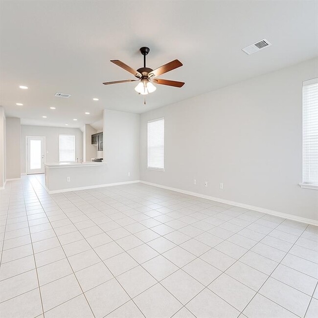 Building Photo - 913 Centerra Hills Cir