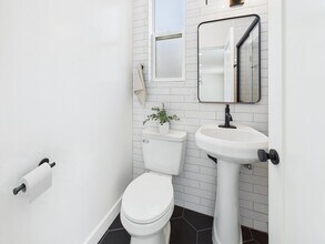 Building Photo - The Stanley Off Sunset