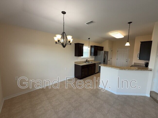 Foto del edificio - 5800 Glenby Ct