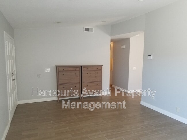 Building Photo - 8125 Los Sabalos St