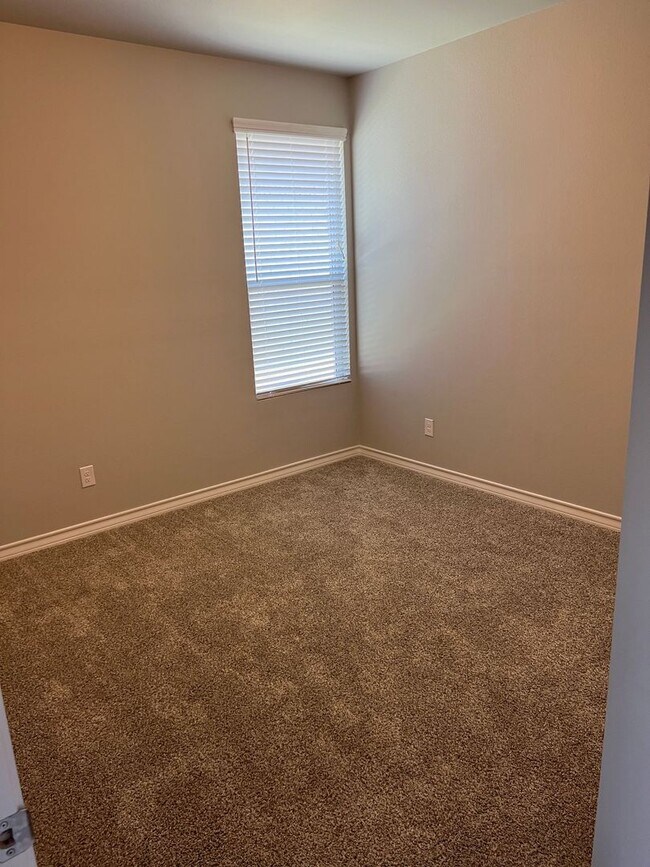 Building Photo - 3 Bedroom 2 bath New Construction Home is ...