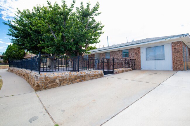 Foto del edificio - 1633 Stull Dr