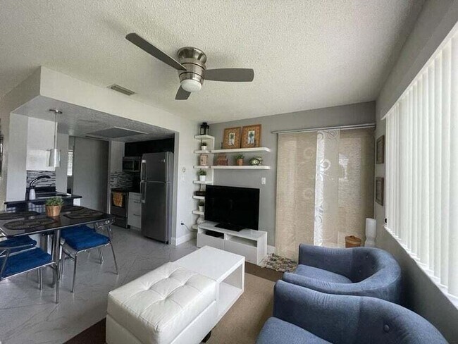 Foto del edificio - 524 Beach Park Ln