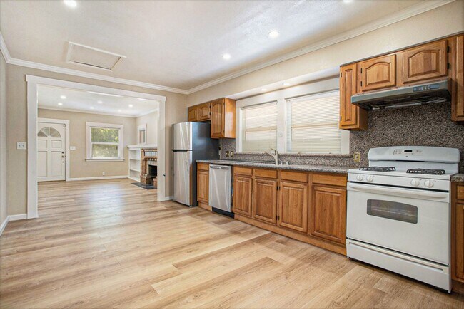 Foto del edificio - Eastman Ave. 3045-3047