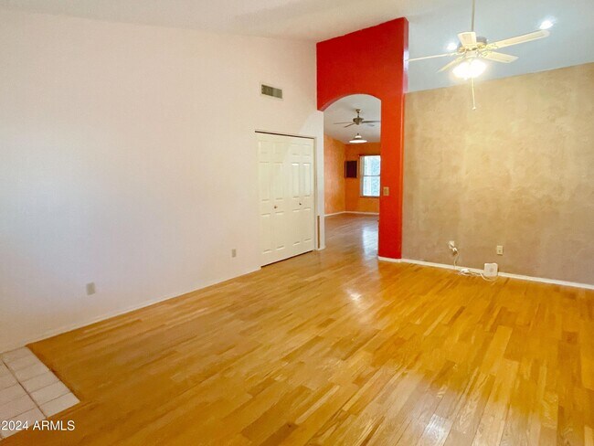 Building Photo - 4752 E Encanto St