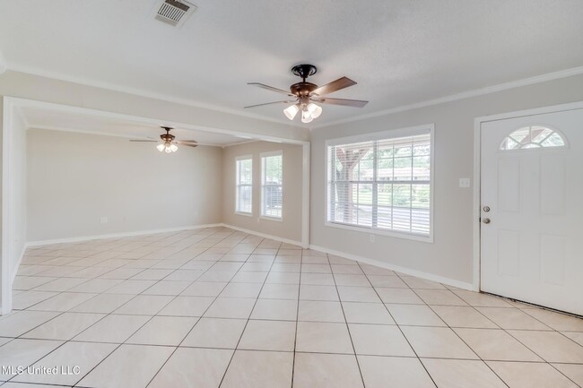 Building Photo - 1302 Parktown Dr
