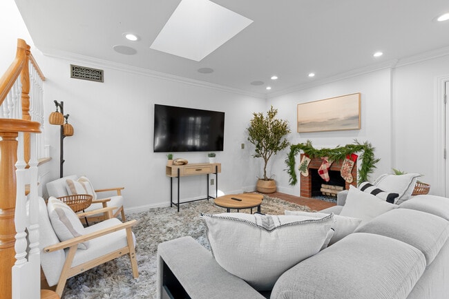 Building Photo - 17131 Autumn Cir