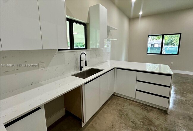 Foto del edificio - 929 NW 60th St