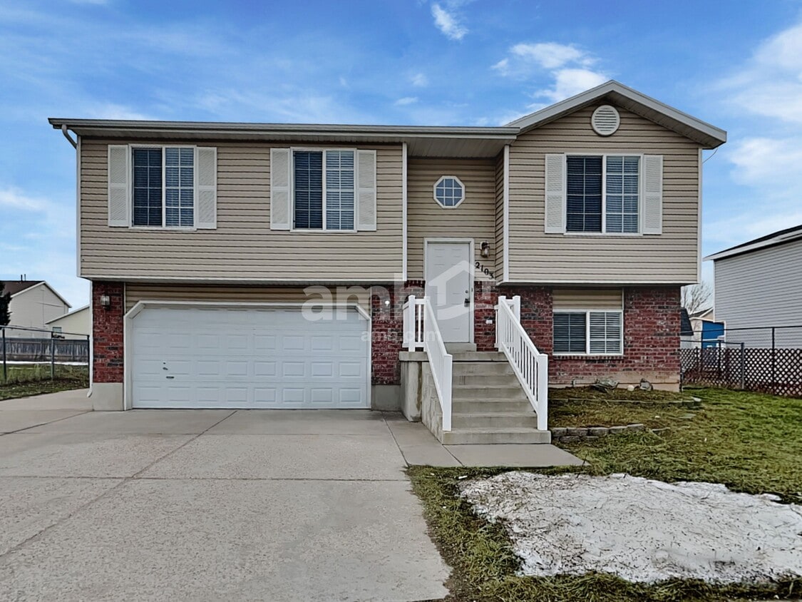 Primary Photo - 2103 W 2265 N